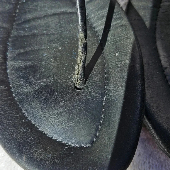 Tory Burch Emmy Black Leather Gold Medallion Thong Slingback Sandal Shoe… - Picture 5 of 7